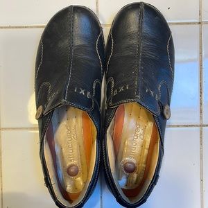Clarks Unstructured Leather Slip-on Shoes Un.Loop size 9M Black